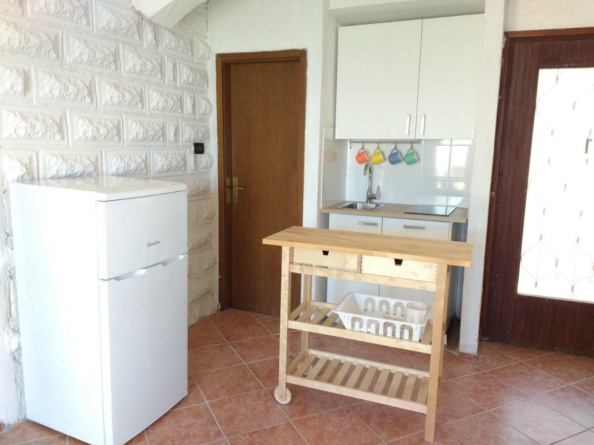 Apartments Bassi Стара Башка Экстерьер фото